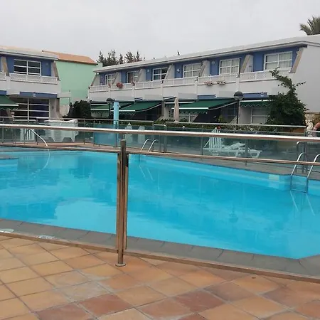 Bungalow Poolside