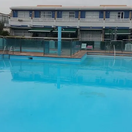 Bungalow Poolside